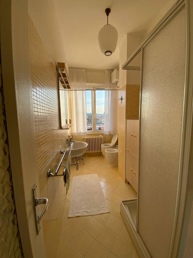 Max And Sea Parking Free Street Apartment Sanremo Bagian luar foto